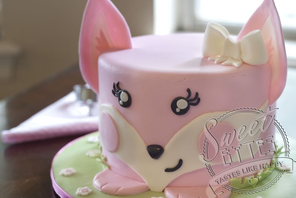 fox_cake_closeup