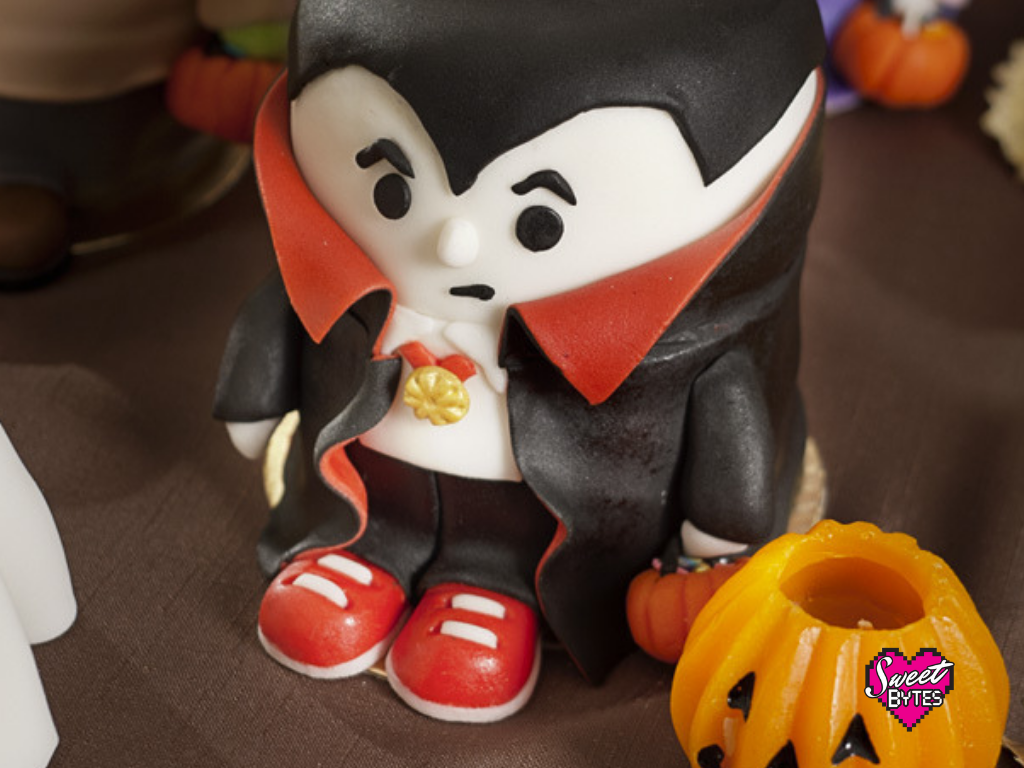 a dracula mini cake from October for my sweet life